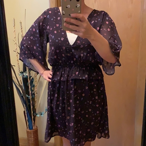 Dress Mini, Purple color, Flowers,V-Neck,Size S, Q+A LA - Picture 2 of 15